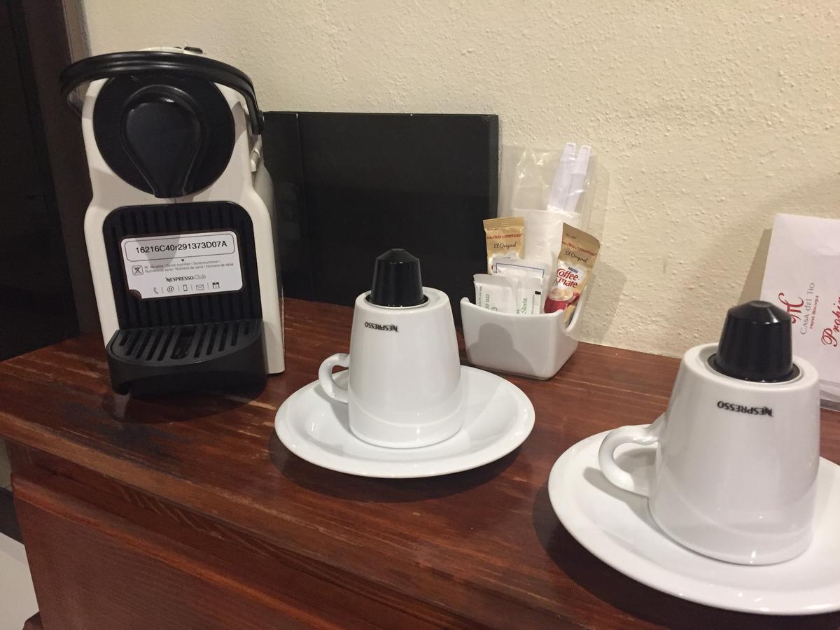 Casa Del Tio Hotel Boutique San Miguel de Allende Kültér fotó A Nespresso coffee machine in a hotel room