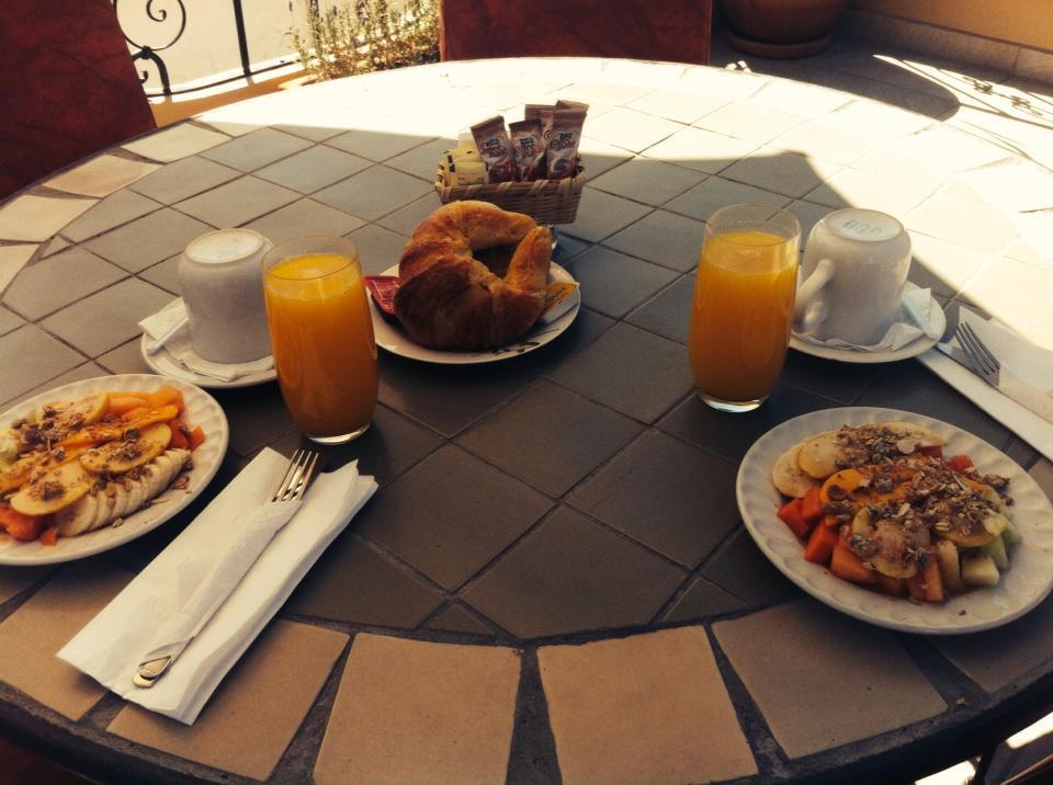 Casa Del Tio Hotel Boutique San Miguel de Allende Kültér fotó A typical breakfast
